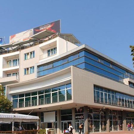 קראלג'בו Hotel Turist מראה חיצוני תמונה