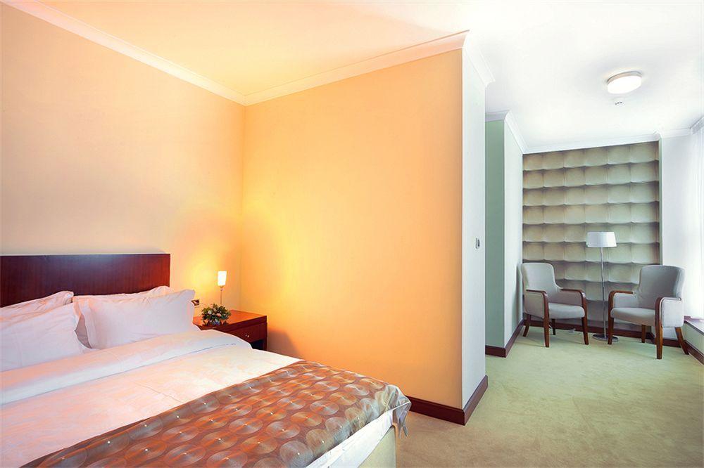 קראלג'בו Hotel Turist חדר תמונה