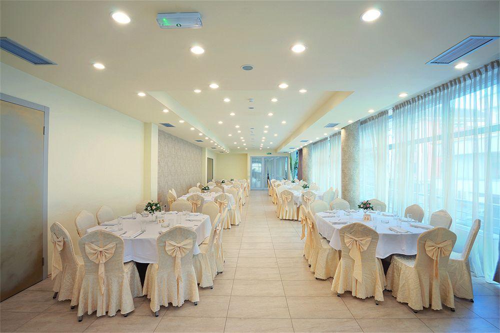 קראלג'בו Hotel Turist מראה חיצוני תמונה
